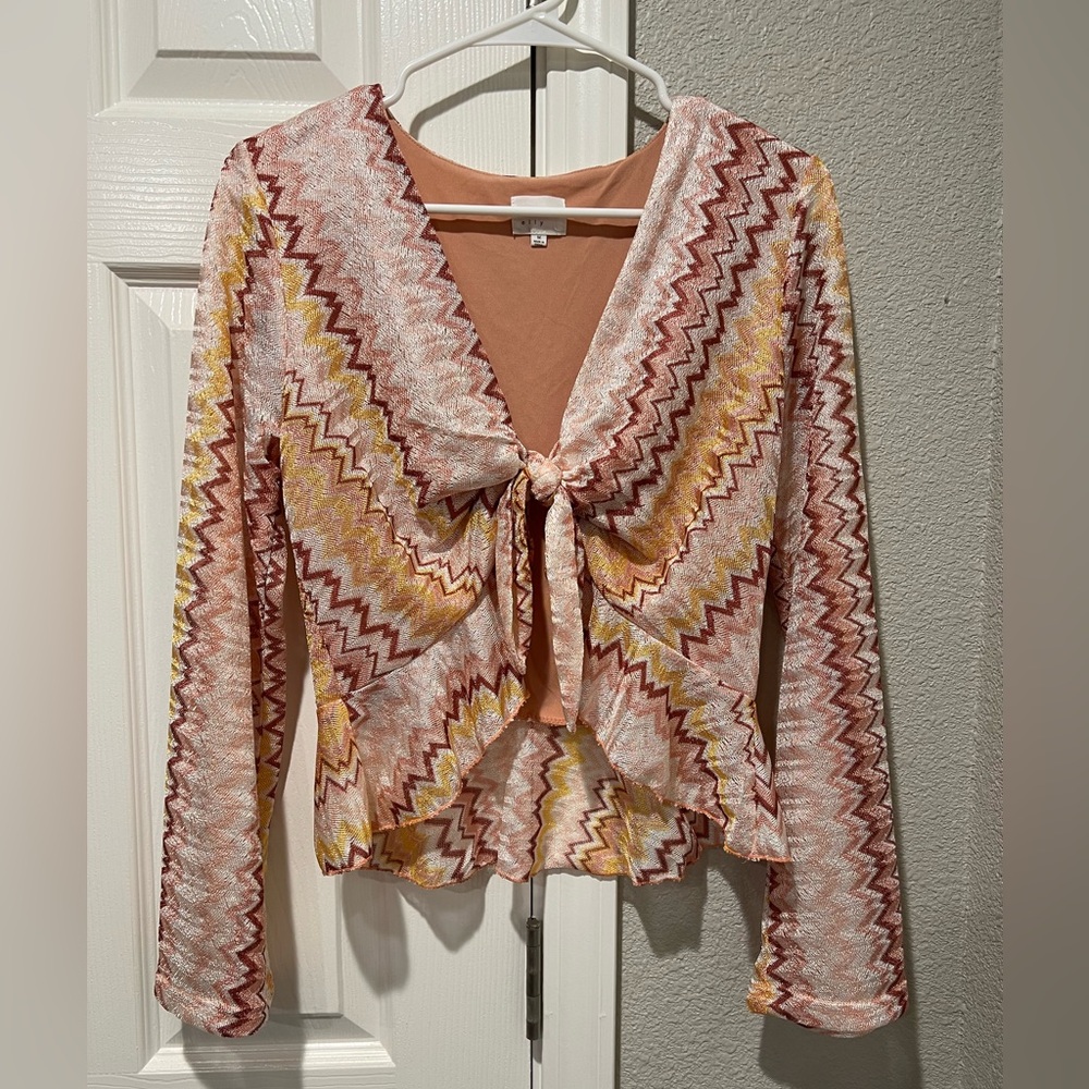Long sleeve front trim tie top